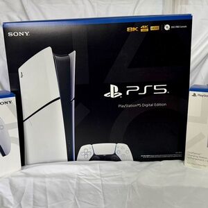 NEW - PlayStation 5 Digital Ed/DualSense Charging Station/DualSense Controller